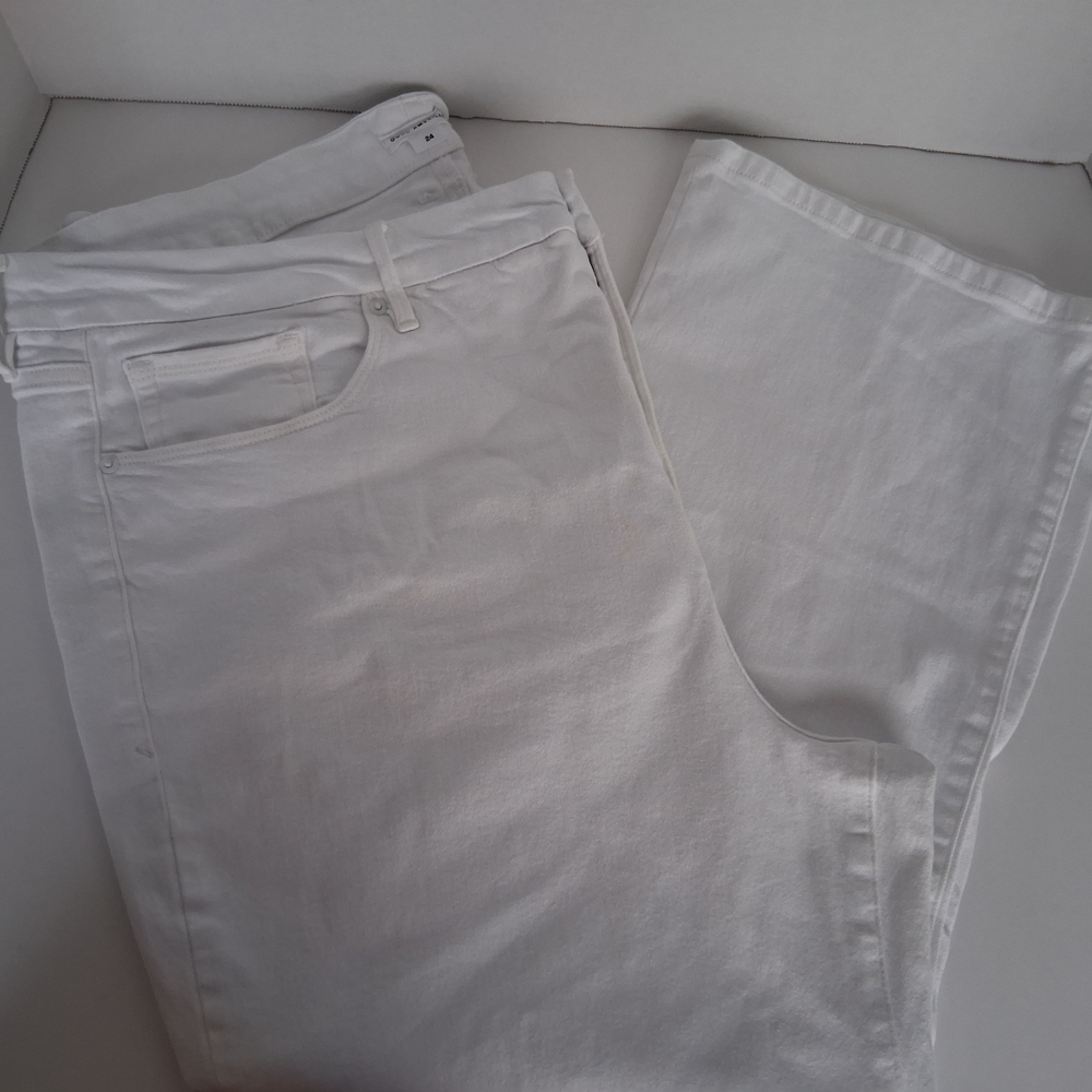 Good American Crisp White Straight-Leg Jeans